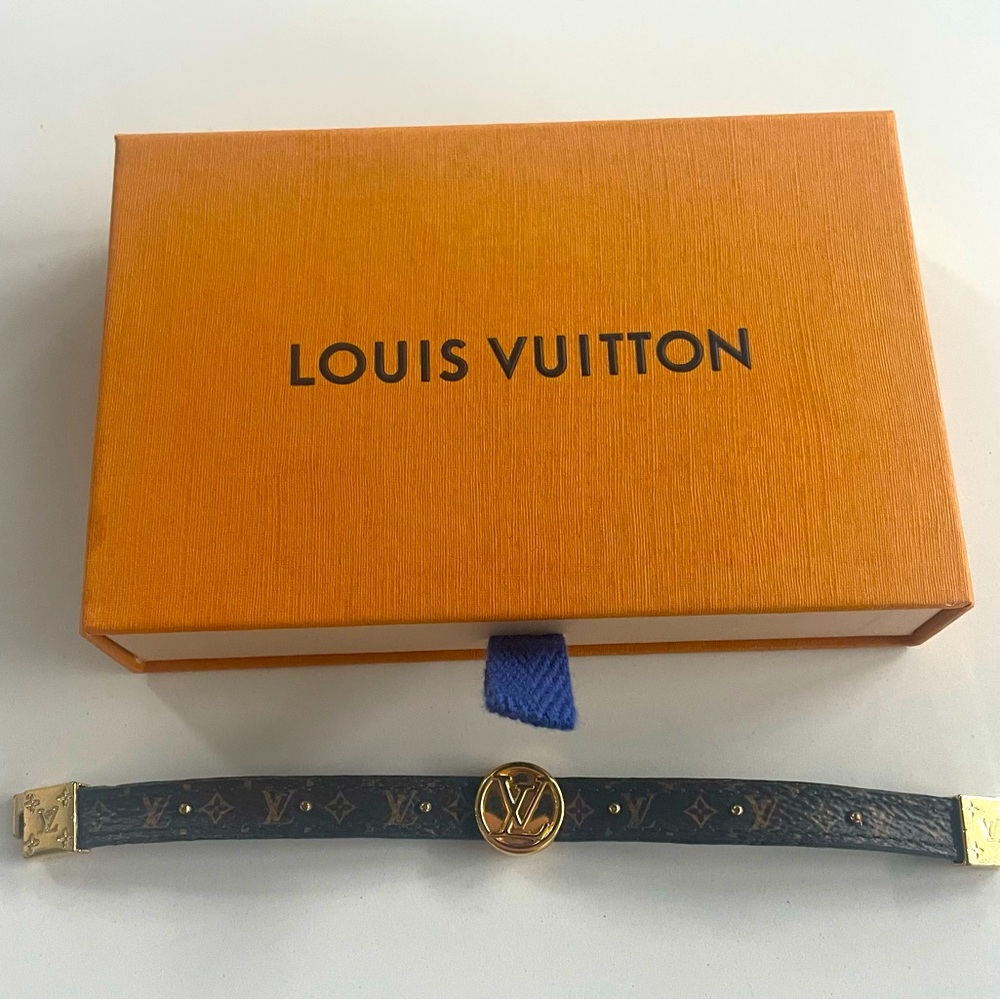 Louis Vuitton LV Circle Reversible Bracelet